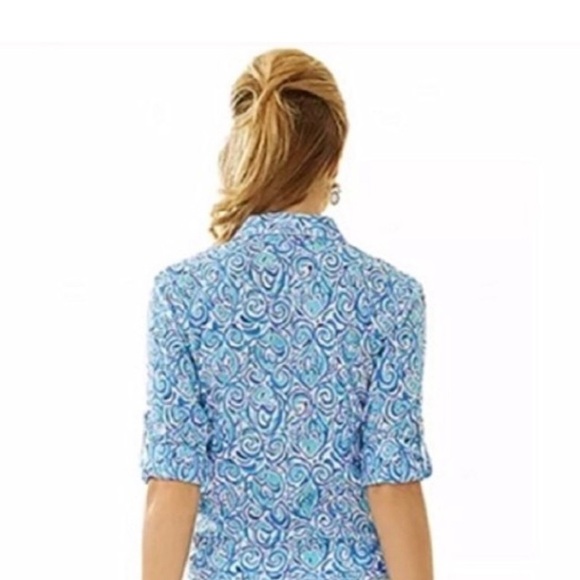 Lily Pulitzer Cruiser Blue Chasing Tail Button Up. Size 2 - Picture 2 of 16